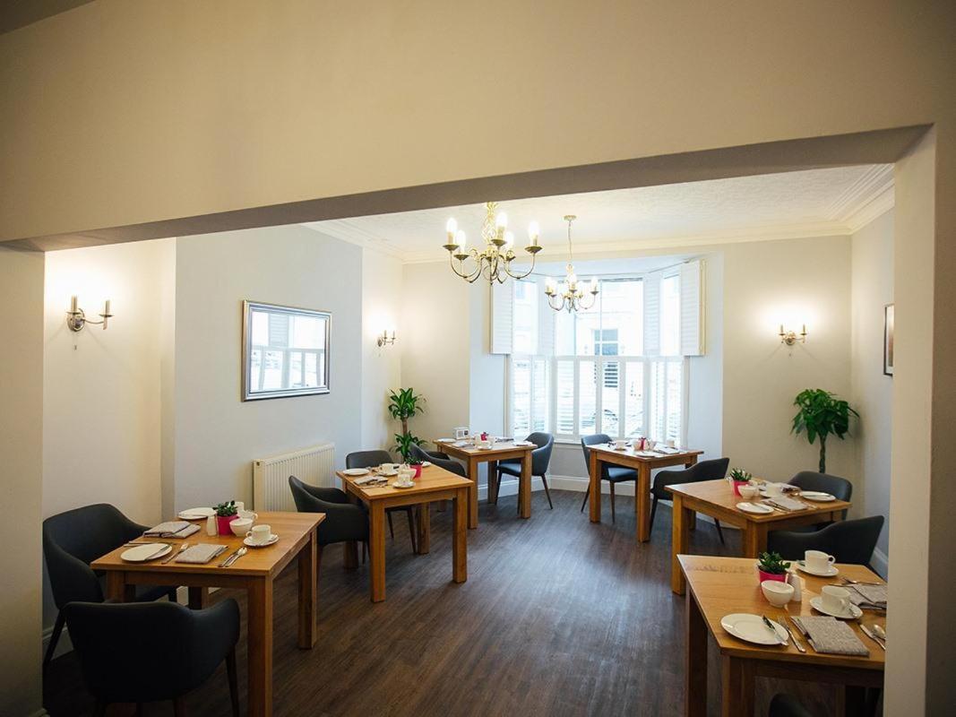 The Townhouse Hotel Tenby Exterior photo